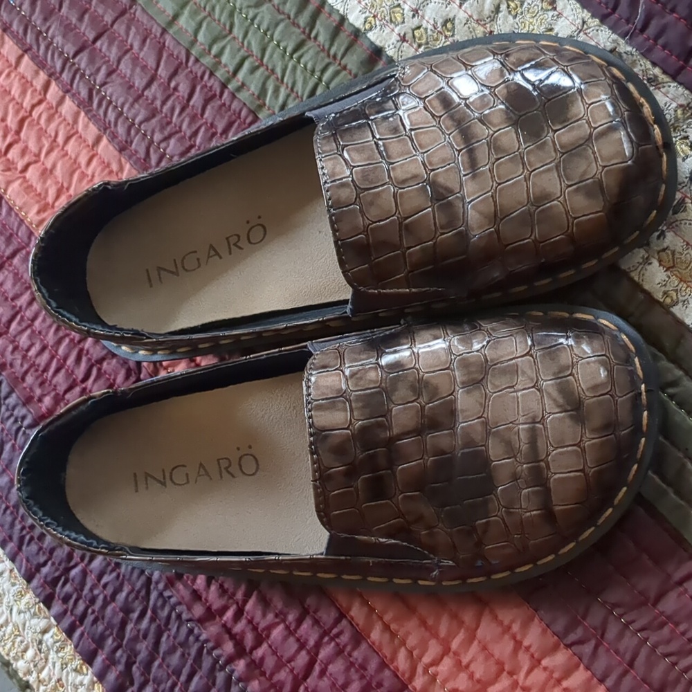INGARÖ* faux snake skin bronze black elastic gore slip on comfy shoe size 8.5